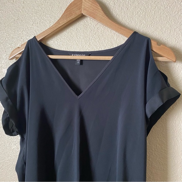 Elegant Black V-Neck Cold Shoulder Women's Top - Picture 3 of 5